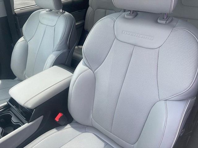 2022 Jeep Grand Cherokee L Overland 4x4