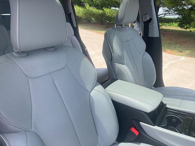 2022 Jeep Grand Cherokee L Overland 4x4