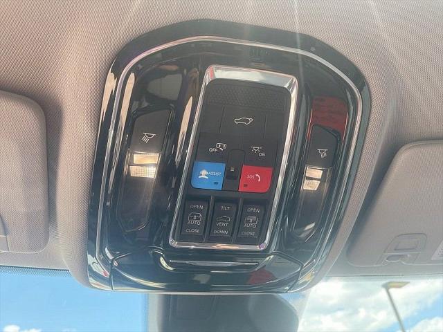 2022 Jeep Grand Cherokee L Overland 4x4