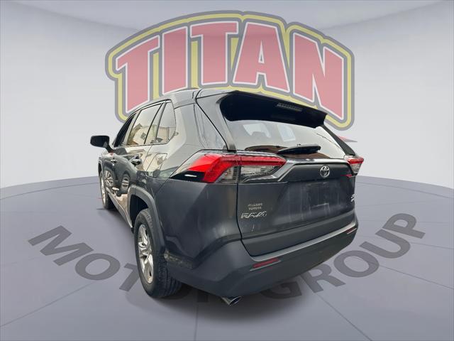 2021 Toyota RAV4 XLE [3]