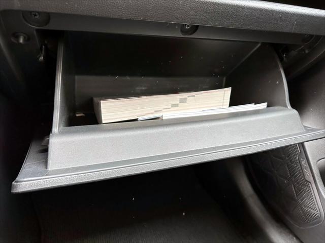 2021 Toyota RAV4 XLE [24]