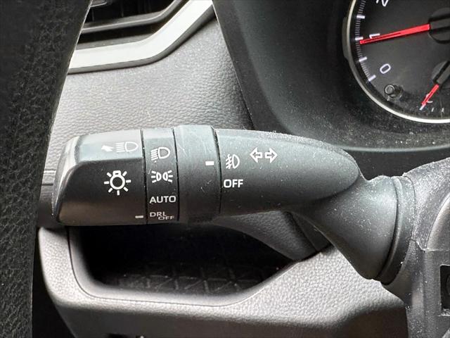 2021 Toyota RAV4 XLE [28]