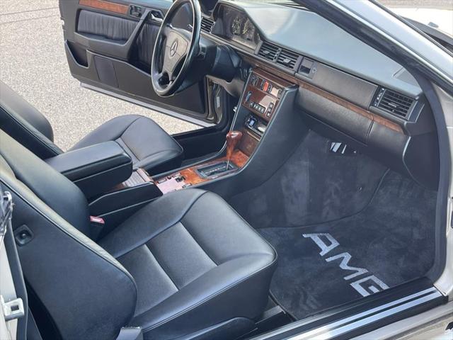 1990 Mercedes-Benz 300 Series 2dr Coupe 300CE