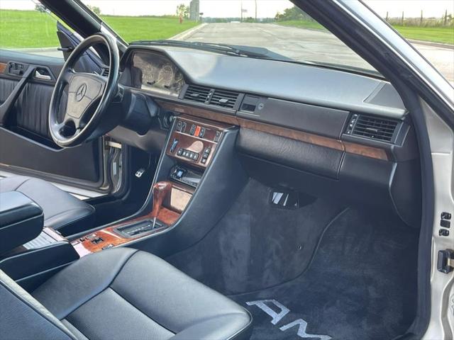 1990 Mercedes-Benz 300 Series 2dr Coupe 300CE
