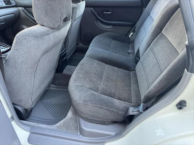 2000 Subaru Outback Base