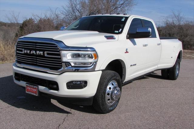 2022 RAM 3500 Laramie Crew Cab 4x4 8 Box