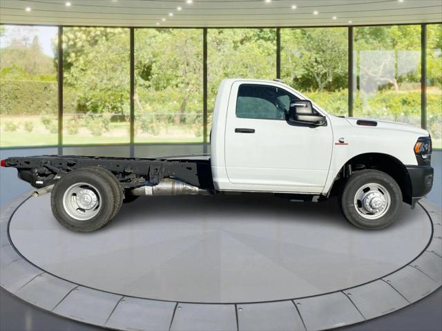 2023 RAM Ram 3500 Chassis Cab RAM 3500 TRADESMAN CHASSIS REGULAR CAB 4X4 60 CA