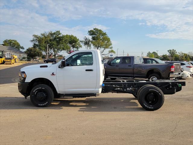 2023 RAM Ram 3500 Chassis Cab RAM 3500 TRADESMAN CHASSIS REGULAR CAB 4X4 60 CA