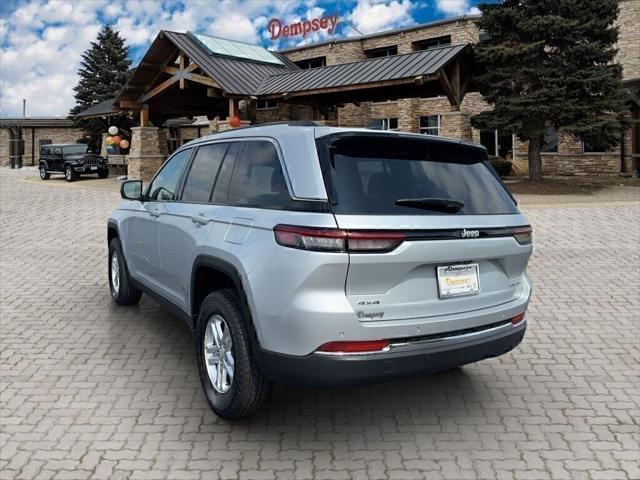 2023 Jeep Grand Cherokee GRAND CHEROKEE LAREDO 4X4