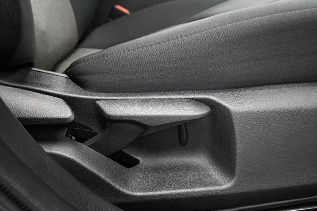 2022 Toyota Camry LE Hybrid