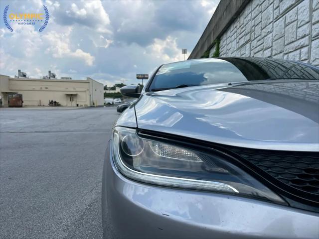 2016 Chrysler 200 S