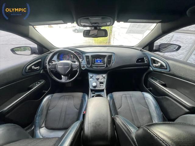 2016 Chrysler 200 S