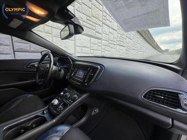 2016 Chrysler 200 S