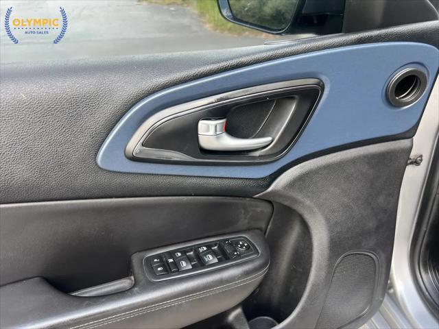 2016 Chrysler 200 S