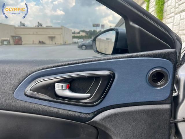 2016 Chrysler 200 S