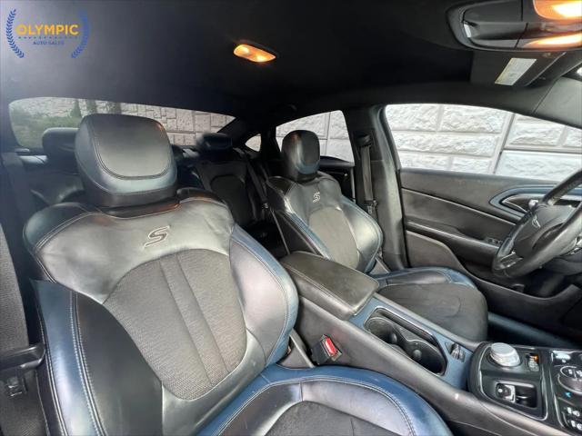 2016 Chrysler 200 S