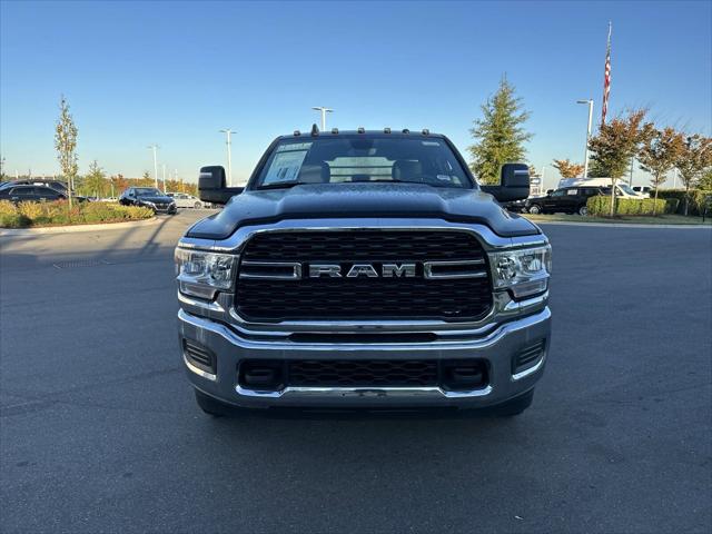 2024 RAM Ram 3500 Chassis Cab RAM 3500 SLT CREW CAB CHASSIS 4X4 60 CA