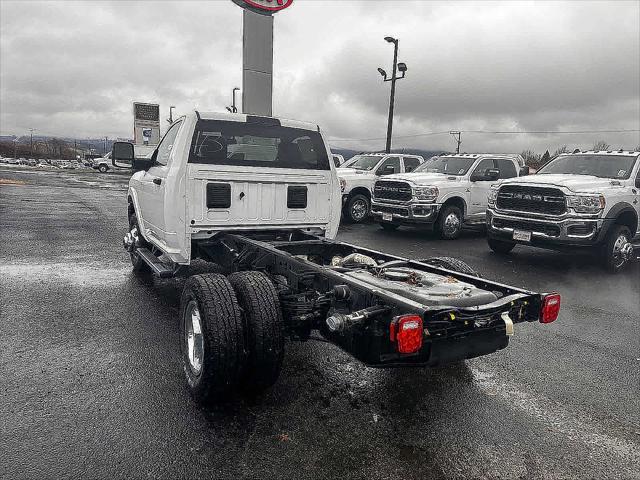 2024 RAM Ram 3500 Chassis Cab RAM 3500 TRADESMAN CHASSIS REGULAR CAB 4X4 60 CA