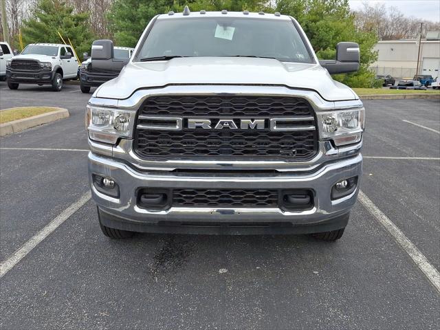 2024 RAM Ram 3500 Chassis Cab RAM 3500 TRADESMAN CHASSIS REGULAR CAB 4X4 60 CA