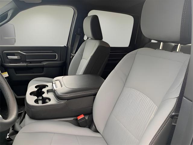 2024 RAM Ram 4500 Chassis Cab RAM 4500 SLT CHASSIS CREW CAB 4X4 60 CA 2024 RAM Ram 4500 Chassis Cab RAM 4500 SLT CHASSIS CREW CAB 4X4 60 CA