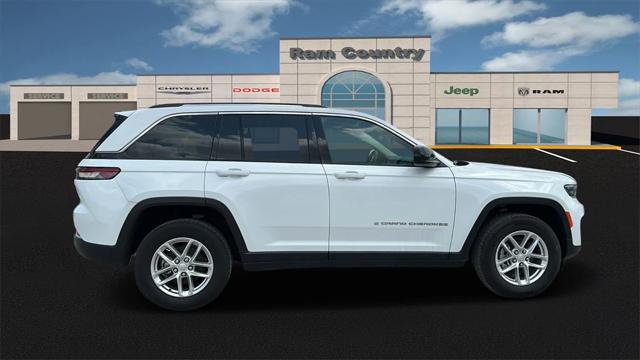 2023 Jeep Grand Cherokee GRAND CHEROKEE LAREDO 4X2