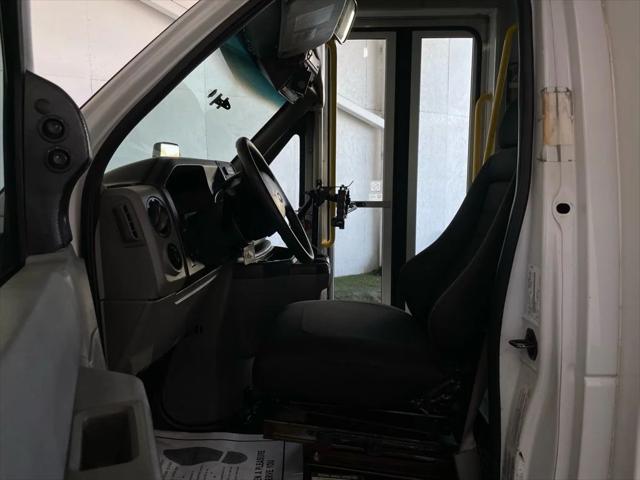 2016 Ford E-350 Cutaway Base