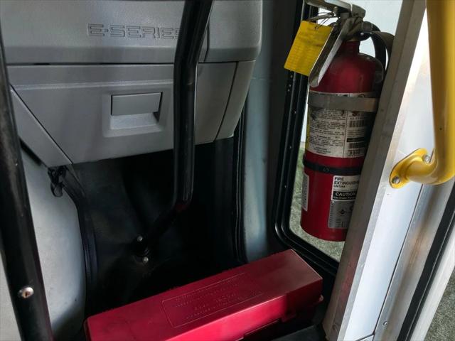 2016 Ford E-350 Cutaway Base