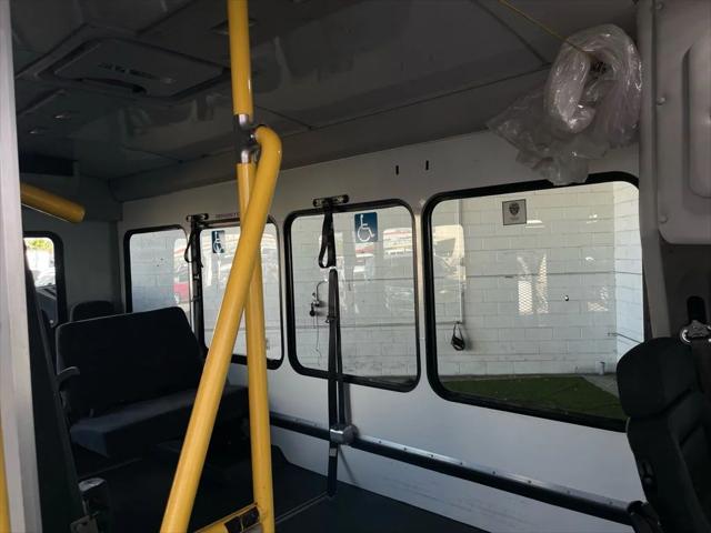 2016 Ford E-350 Cutaway Base