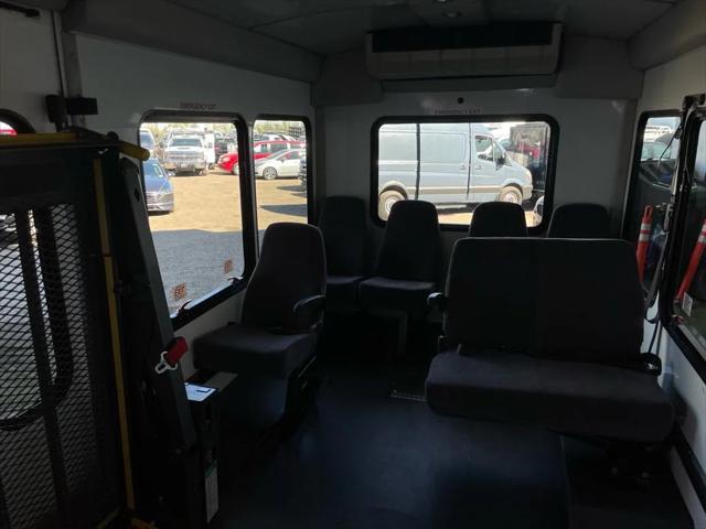2016 Ford E-350 Cutaway Base