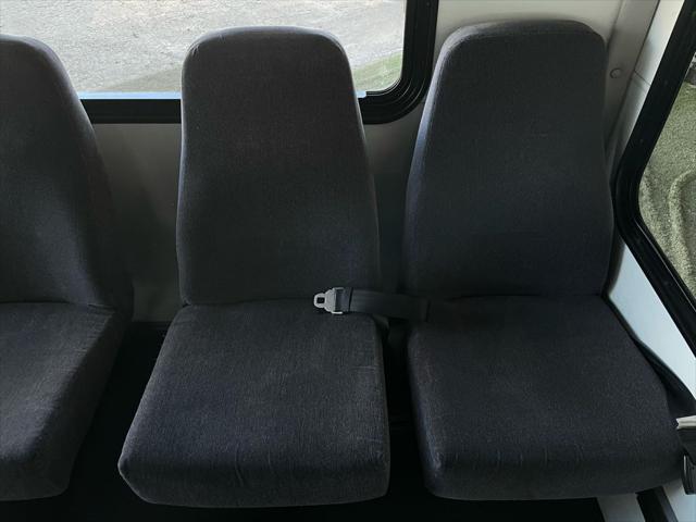 2016 Ford E-350 Cutaway Base