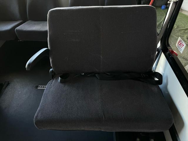 2016 Ford E-350 Cutaway Base