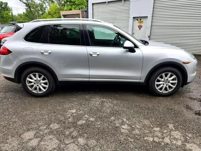 2012 Porsche Cayenne Standard