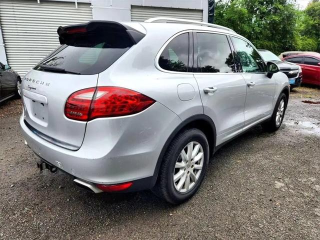 2012 Porsche Cayenne Standard