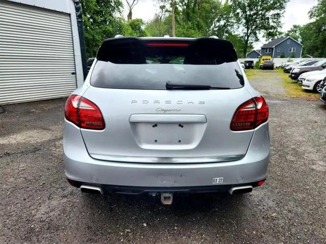 2012 Porsche Cayenne Standard
