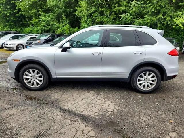 2012 Porsche Cayenne Standard