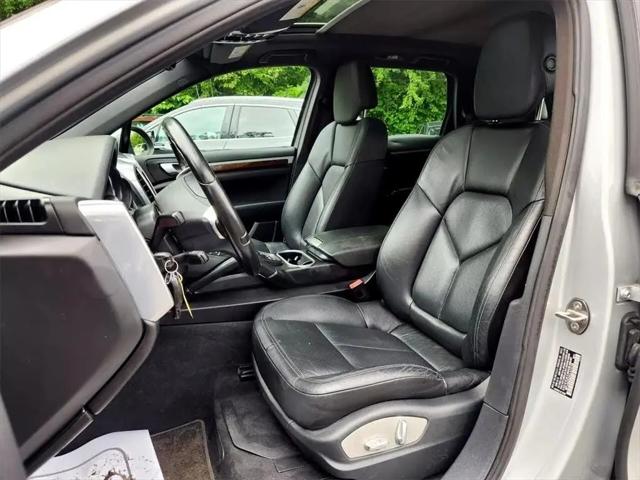 2012 Porsche Cayenne Standard