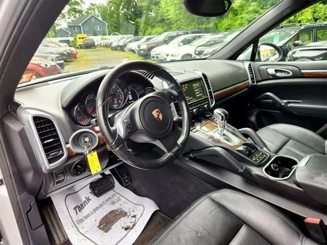 2012 Porsche Cayenne Standard