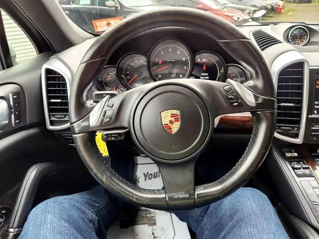 2012 Porsche Cayenne Standard