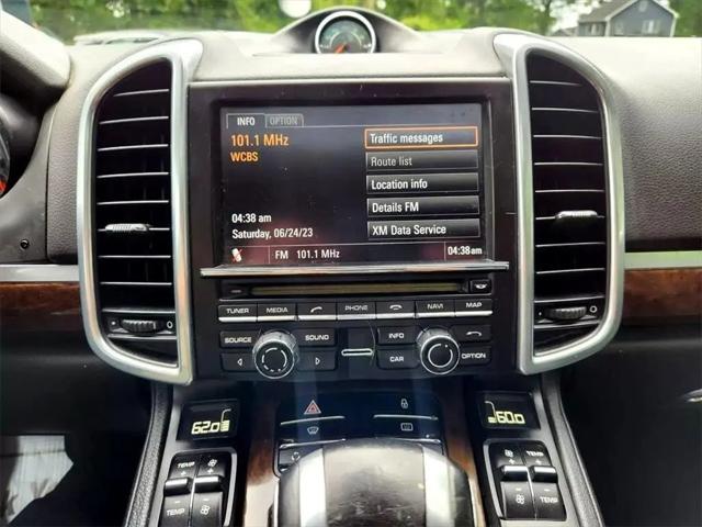 2012 Porsche Cayenne Standard