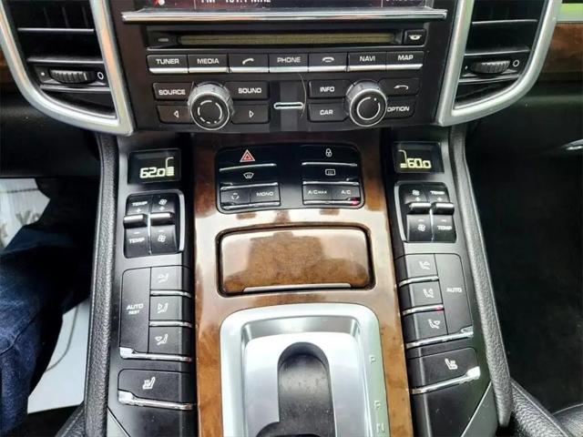 2012 Porsche Cayenne Standard