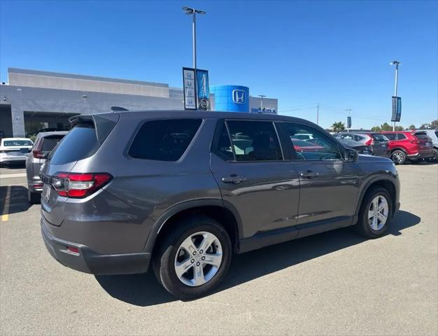 2023 Honda Pilot AWD LX