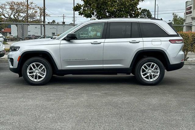 2023 Jeep Grand Cherokee GRAND CHEROKEE LAREDO X 4X4