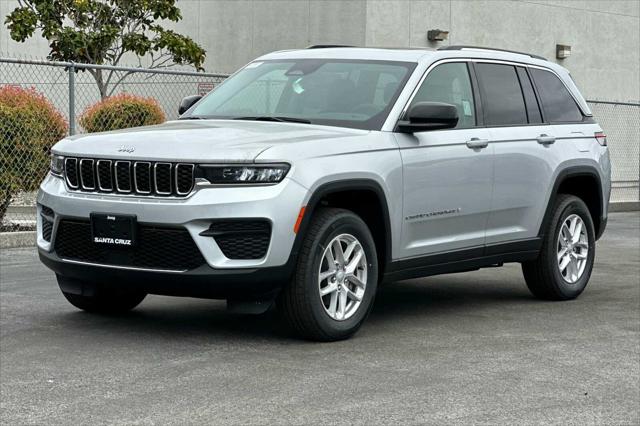 2023 Jeep Grand Cherokee GRAND CHEROKEE LAREDO X 4X4