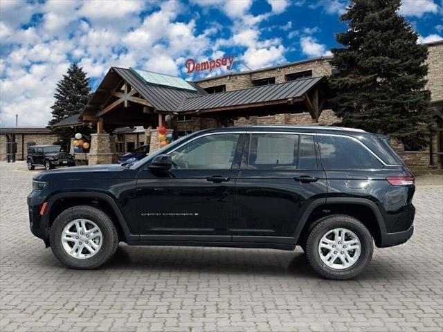 2023 Jeep Grand Cherokee GRAND CHEROKEE LAREDO 4X4