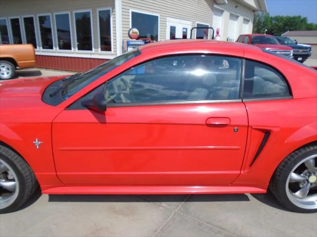 2001 Ford Mustang Deluxe