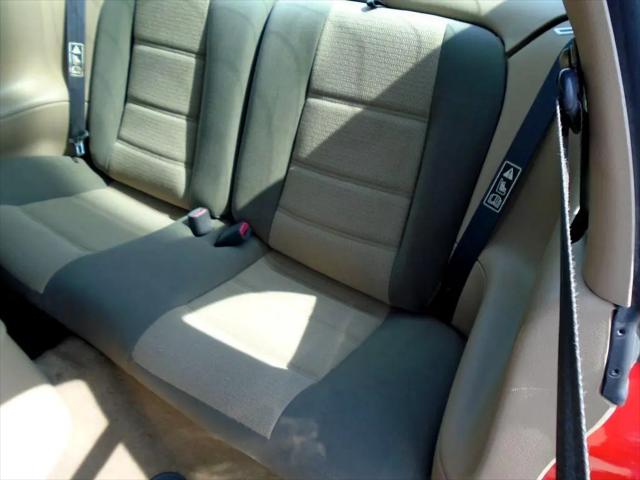 2001 Ford Mustang Deluxe