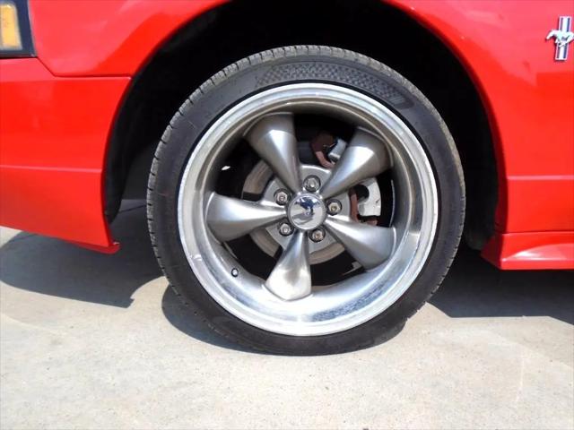 2001 Ford Mustang Deluxe