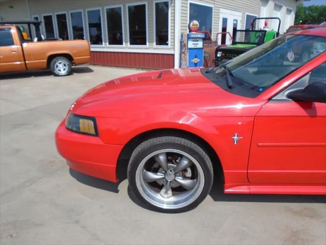 2001 Ford Mustang Deluxe