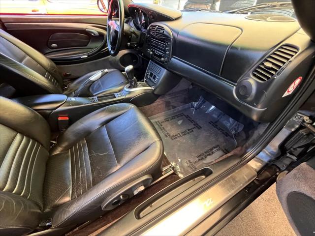 2001 Porsche 911 Carrera 4