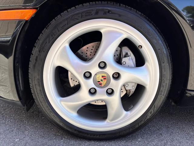 2001 Porsche 911 Carrera 4